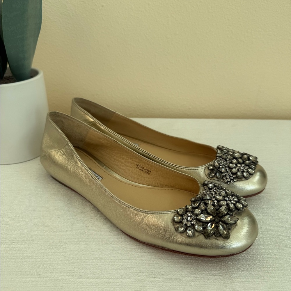Vera Wang Lavender Elegant Gold Leather Women's Flats with Embellished Detail